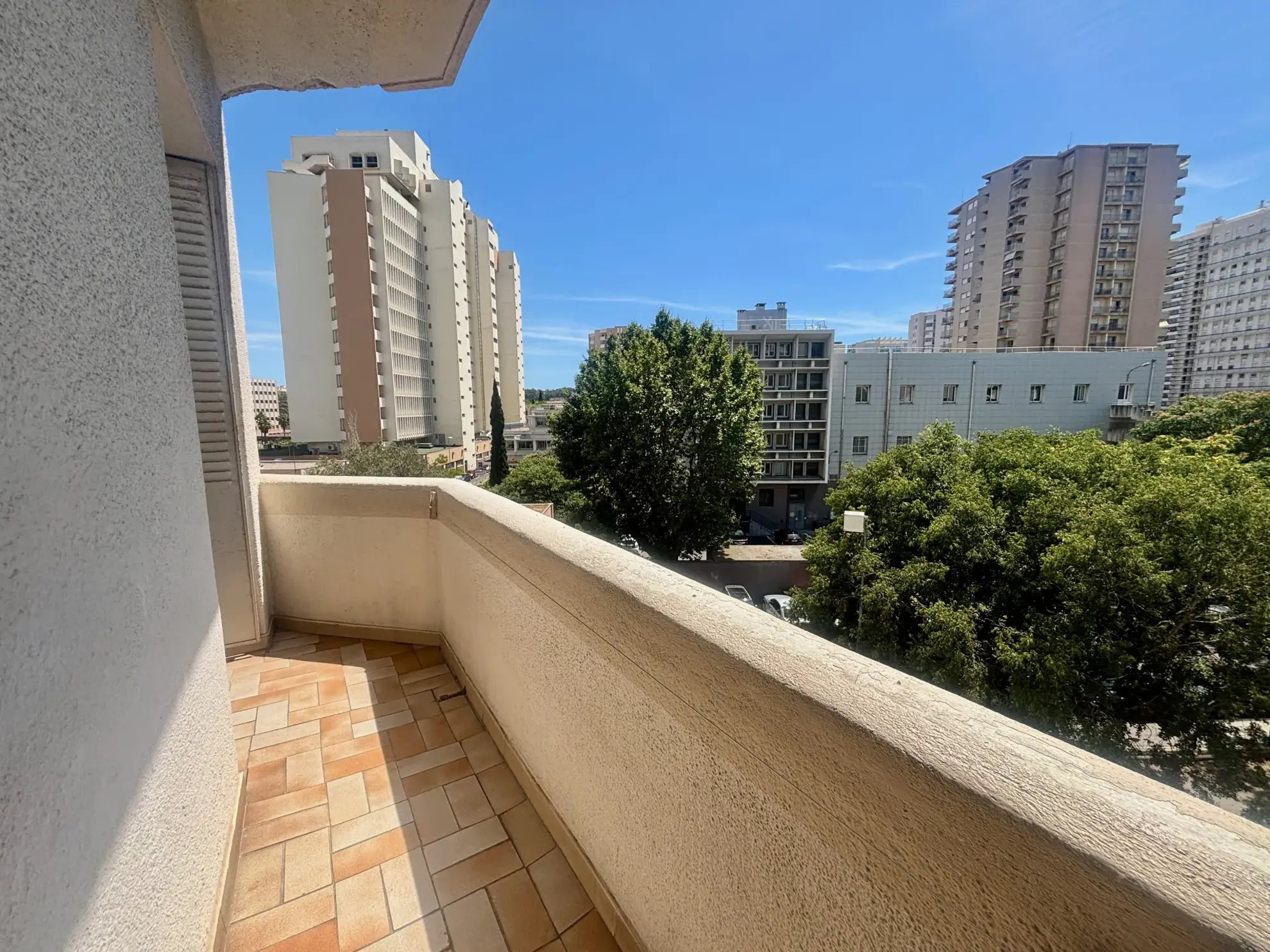 Appartement T4 de 86 m² avec balcon et chambre de bonne à Toulon