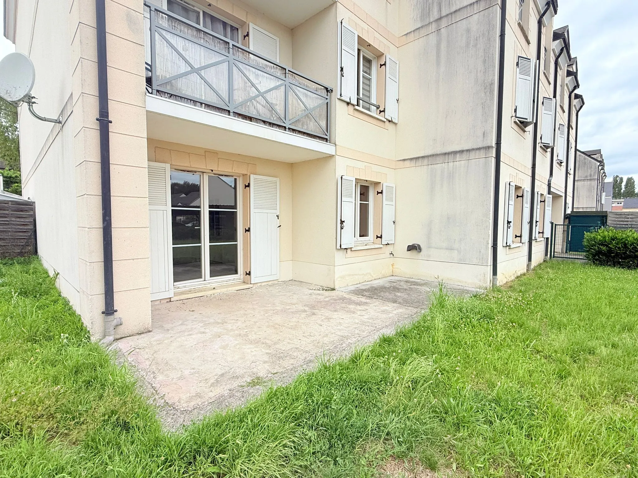 Appartement en rez-de-jardin à Étampes Saint-Michel avec jardin privé