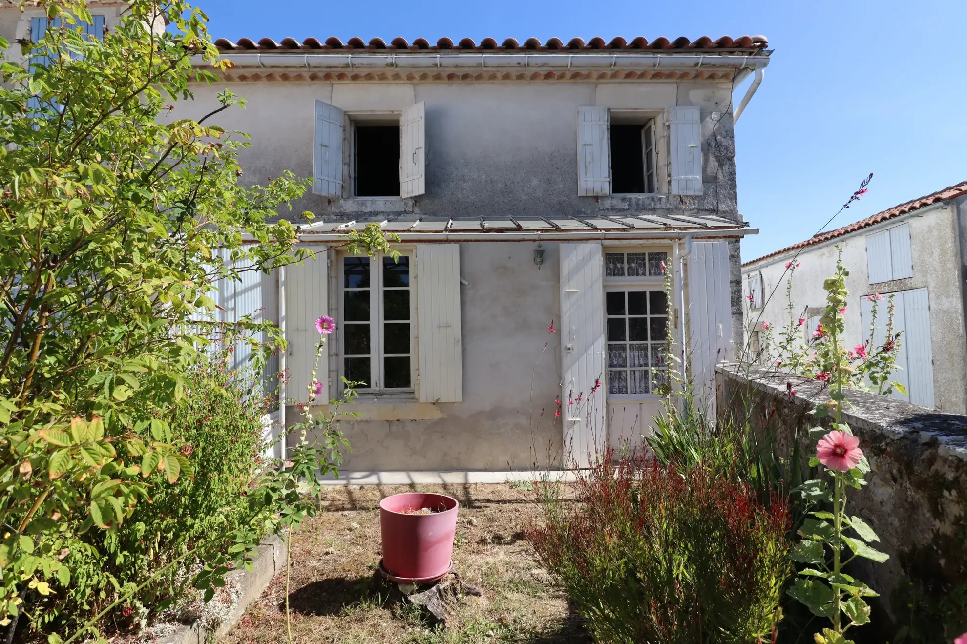 Maison en pierre à rénover en Charente-Maritime proche Meschers-sur-Gironde