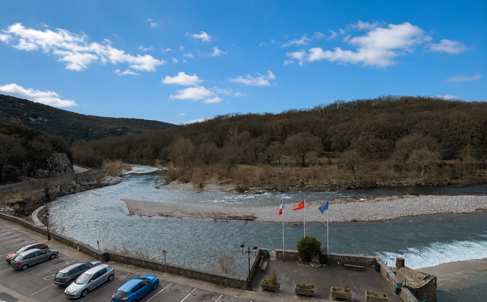 Appartement T3 de 71 m² avec vue sur l’Hérault à vendre à Laroque (34)