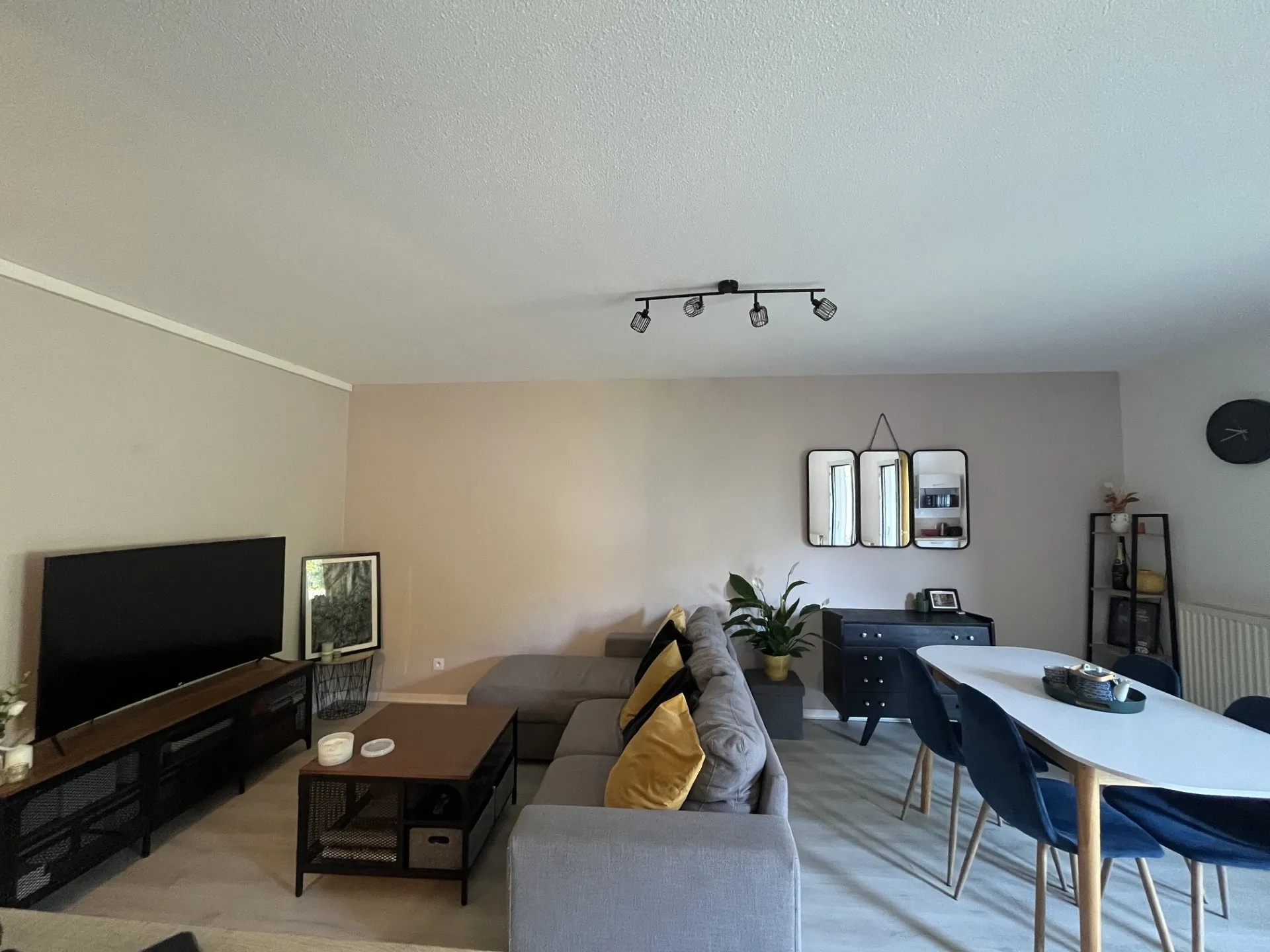 Appartement T2 avec grande terrasse à Gières, proche Grenoble