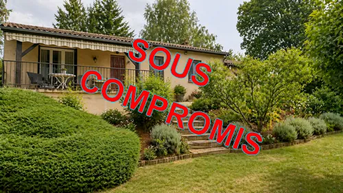 Maison de plain-pied à Gourdon avec grand terrain paysagé de 3440 m²