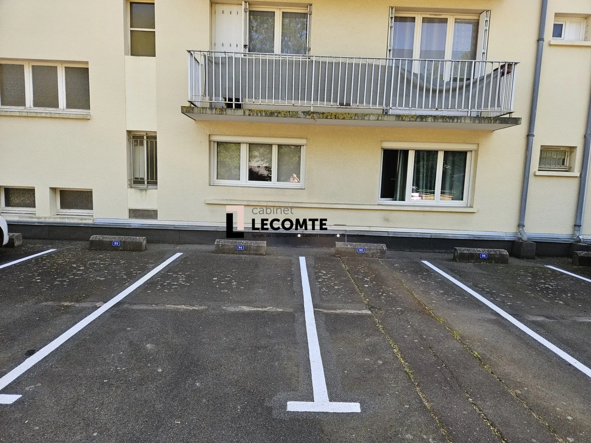 Parking aérien à vendre à Rennes proche métro Jacques Cartier