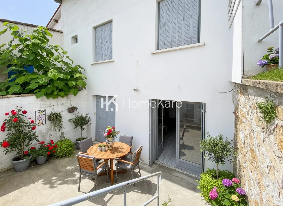 Maison 70m² avec terrasse et parking à La Réole - Opportunité d'investissement