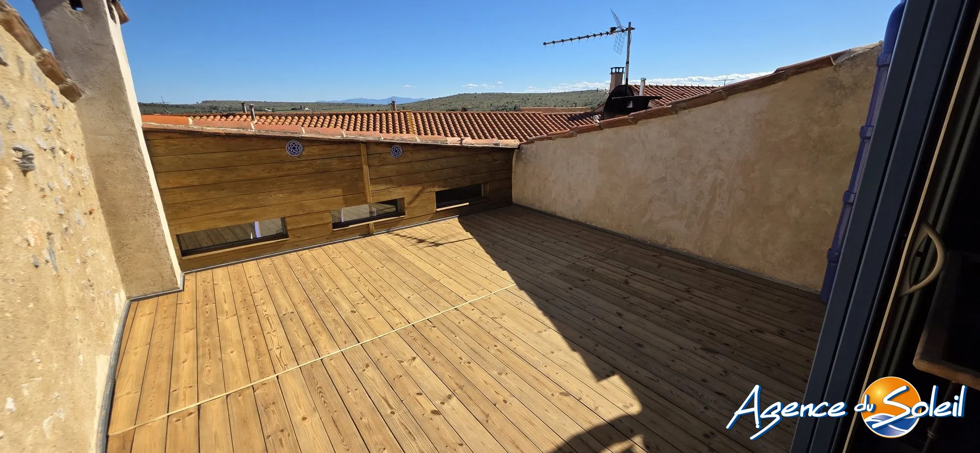 Maison de village rénovée avec terrasse et garage à Opoul-Périllos