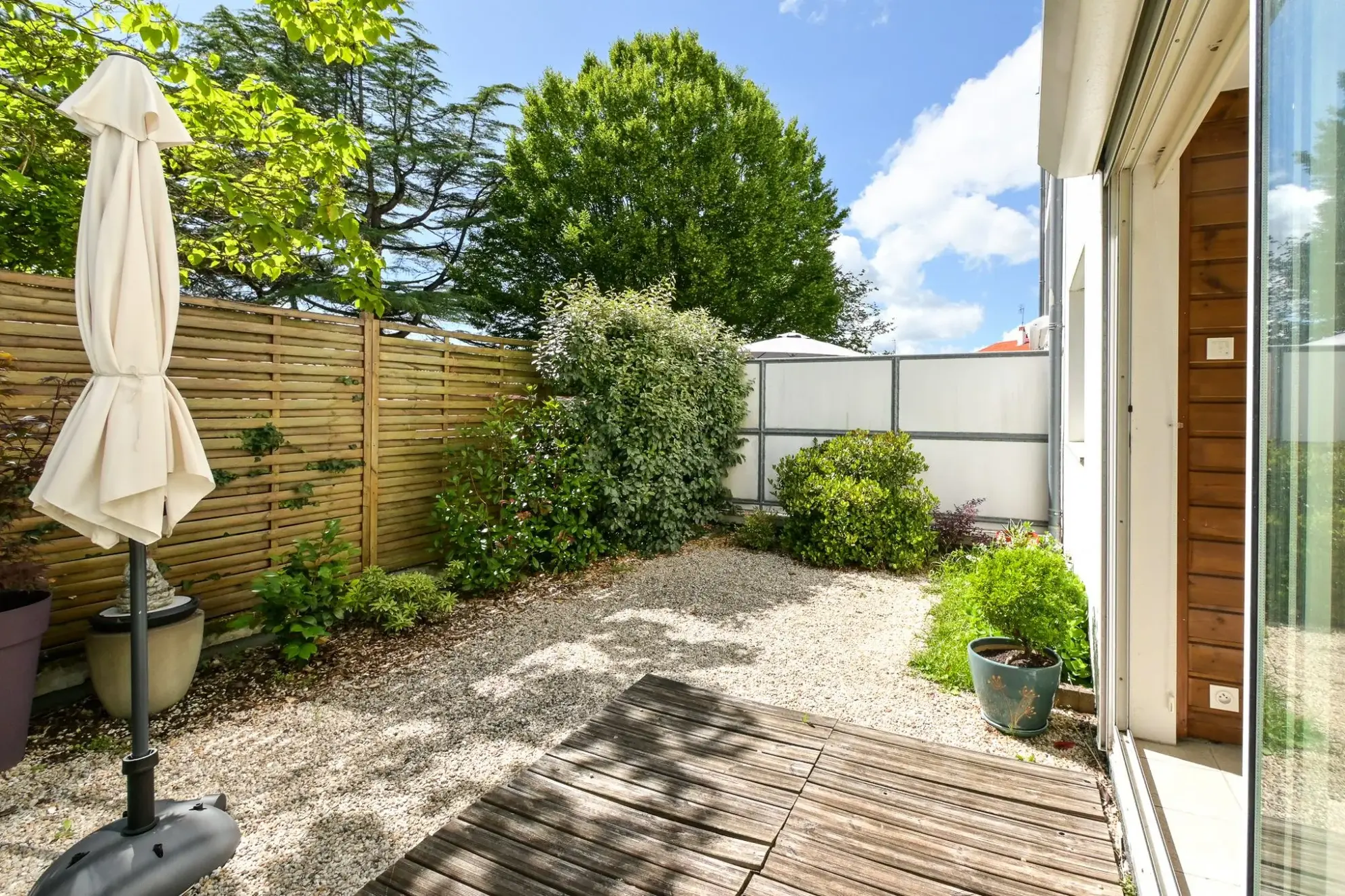 Appartement T2 en rez-de-chaussée avec extérieur, cave et stationnement à Royan