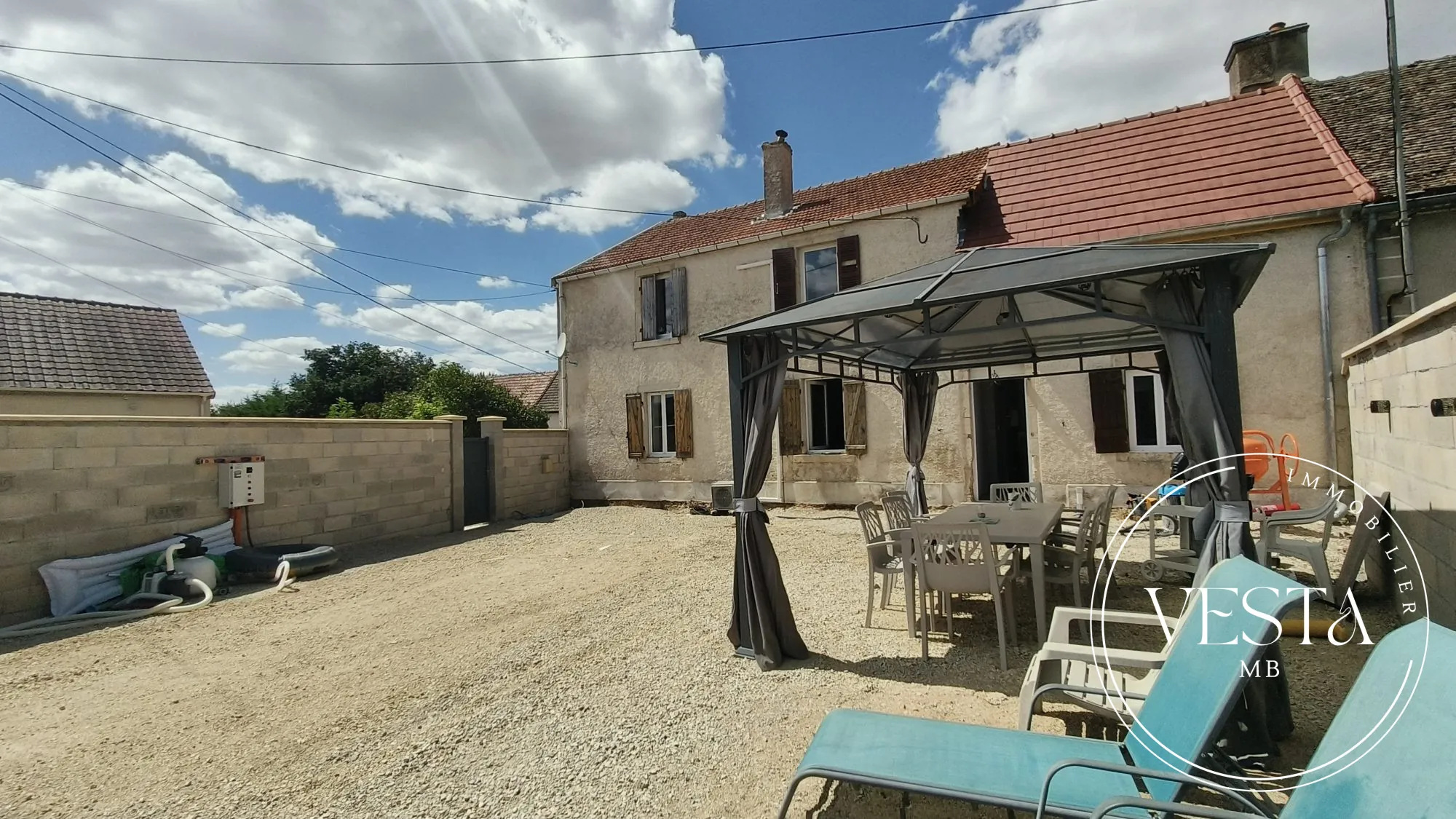Grande maison familiale de 150 m² à Palleau 71350 en environnement champêtre