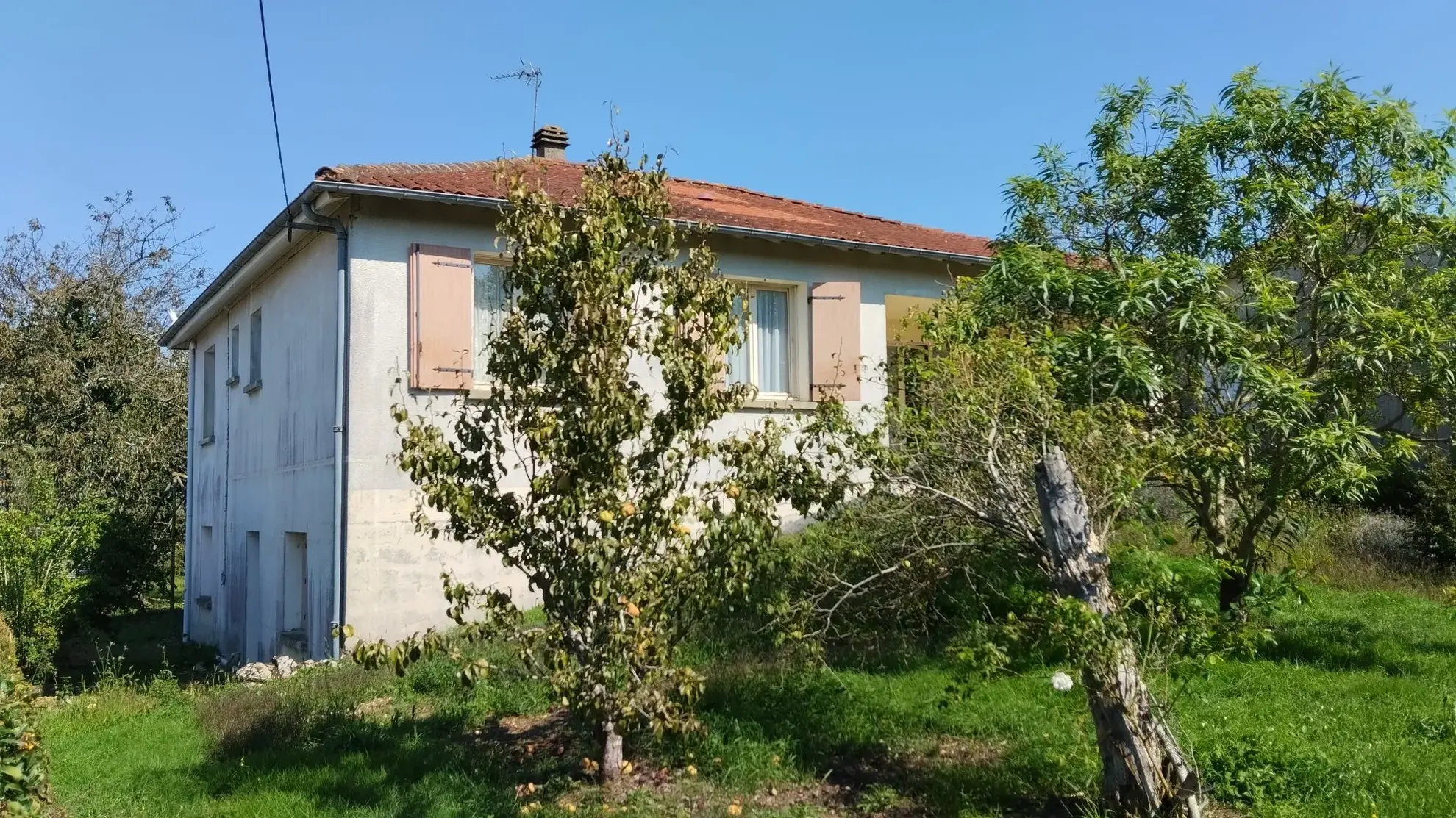 Maison à rénover de 133 m² sur terrain de 1000 m² à Valdelaume