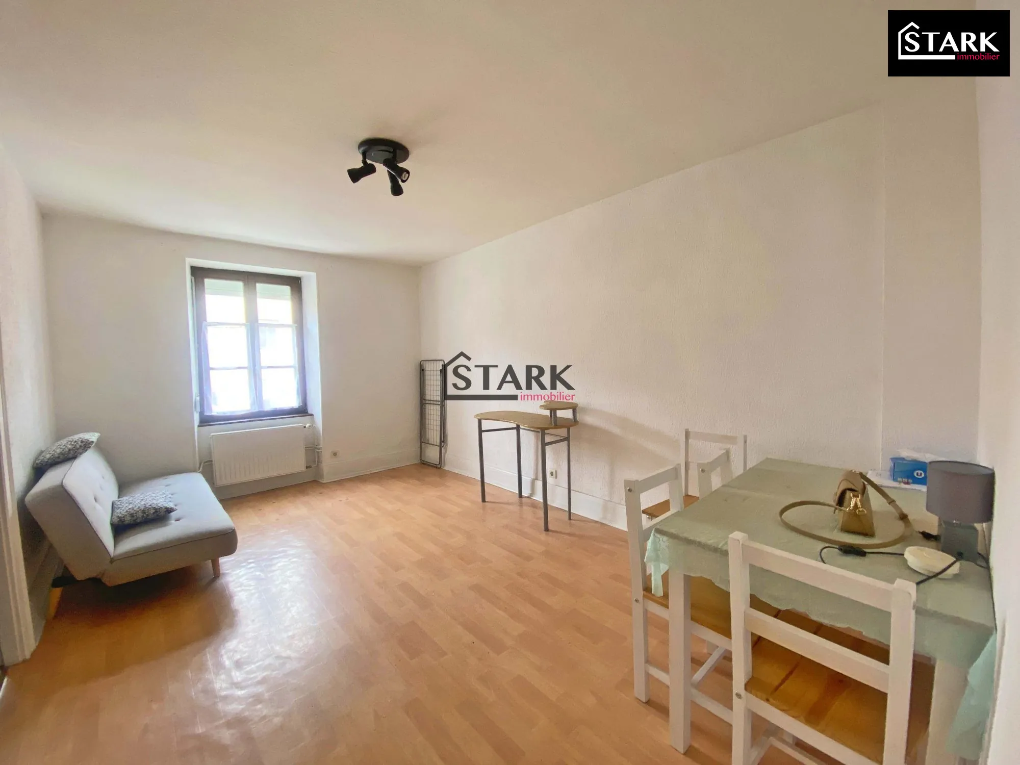 Appartement T2 de 40 m² à Belfort avec cave, lumineux et meublé
