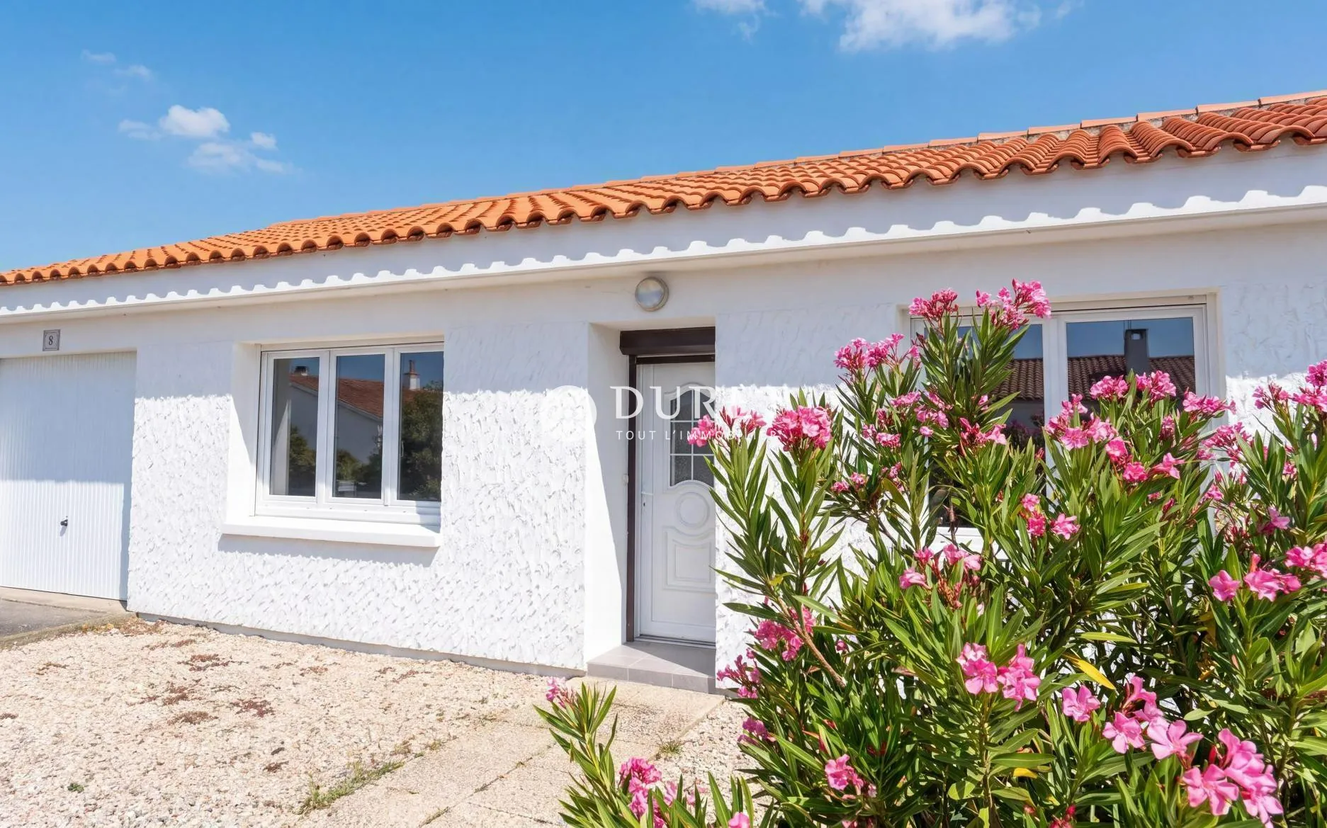 Maison de plain-pied lumineuse avec garage et jardin à Challans