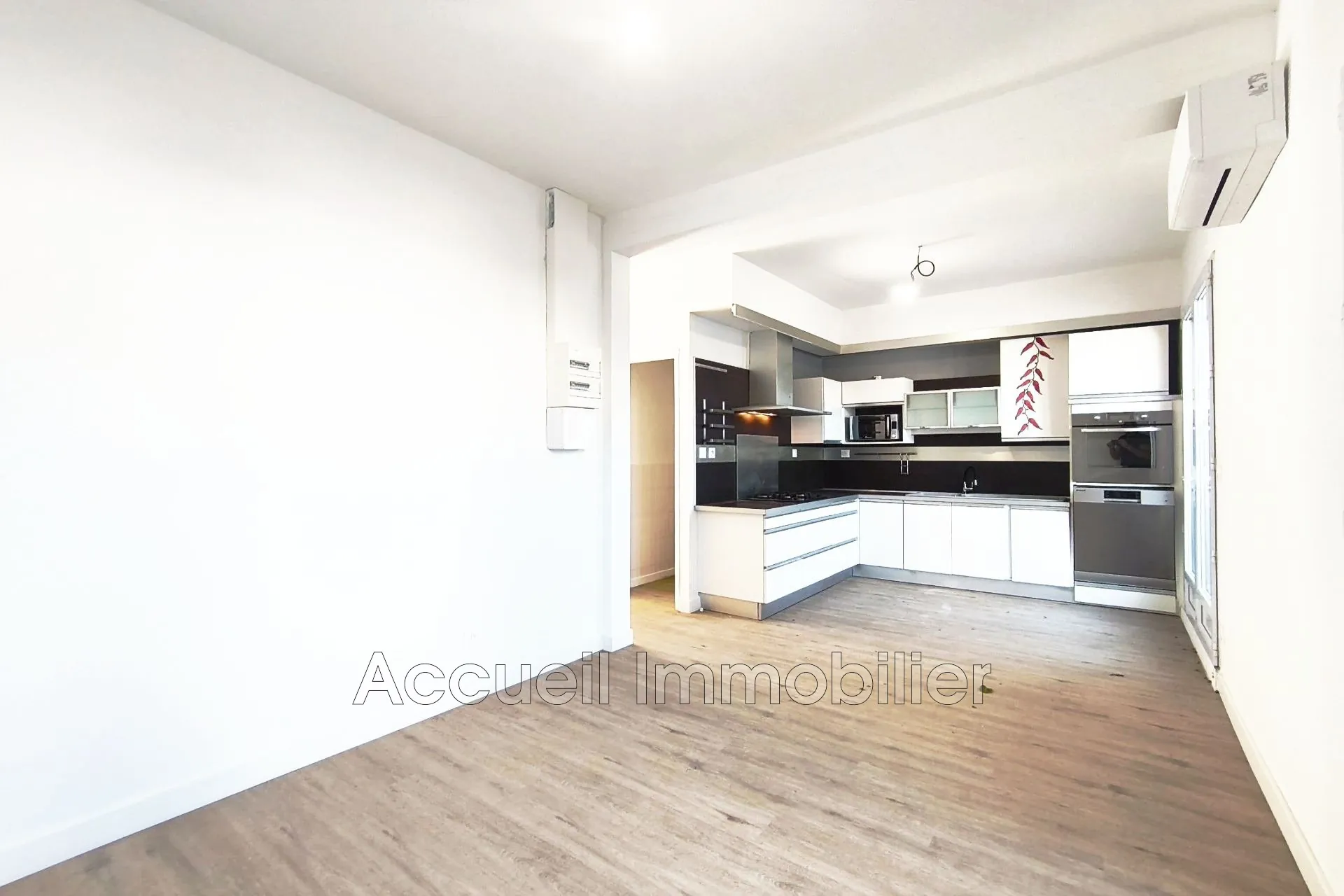 Appartement traversant avec terrasse à Le Grau du Roi, secteur rive droite