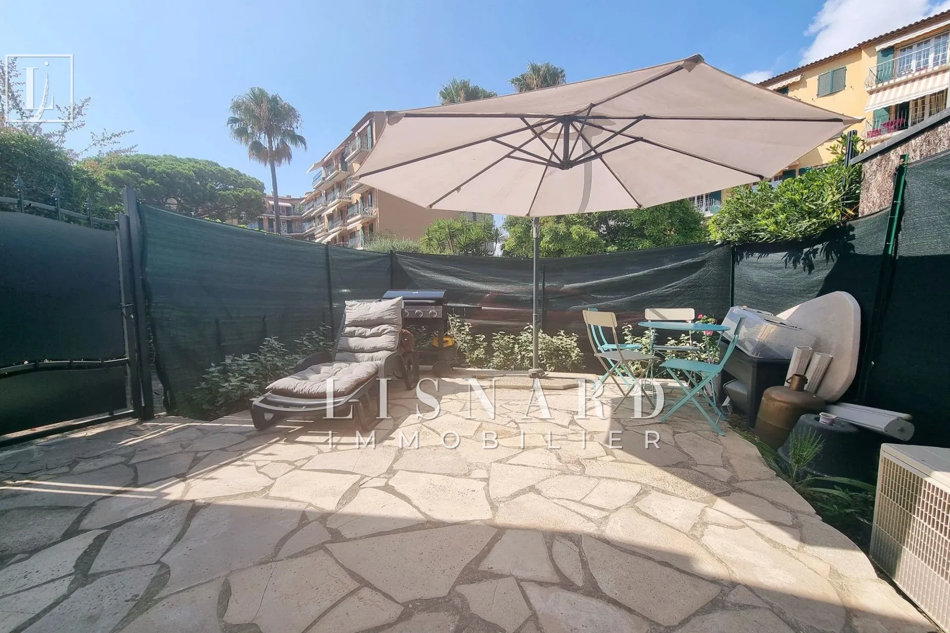 Studio climatisé en rez-de-jardin à Vallauris — 28 m²