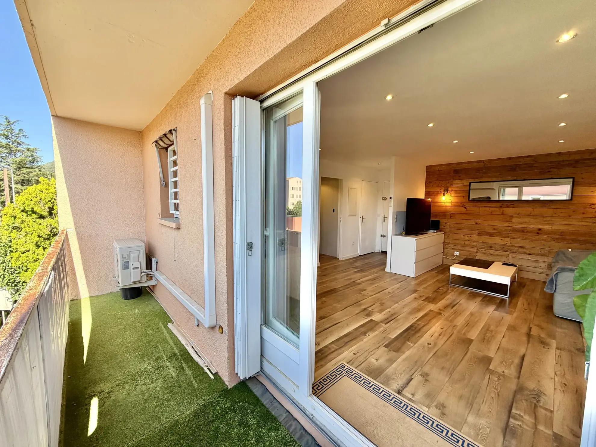 Appartement T2 à La Valette-du-Var avec balcon et confort moderne