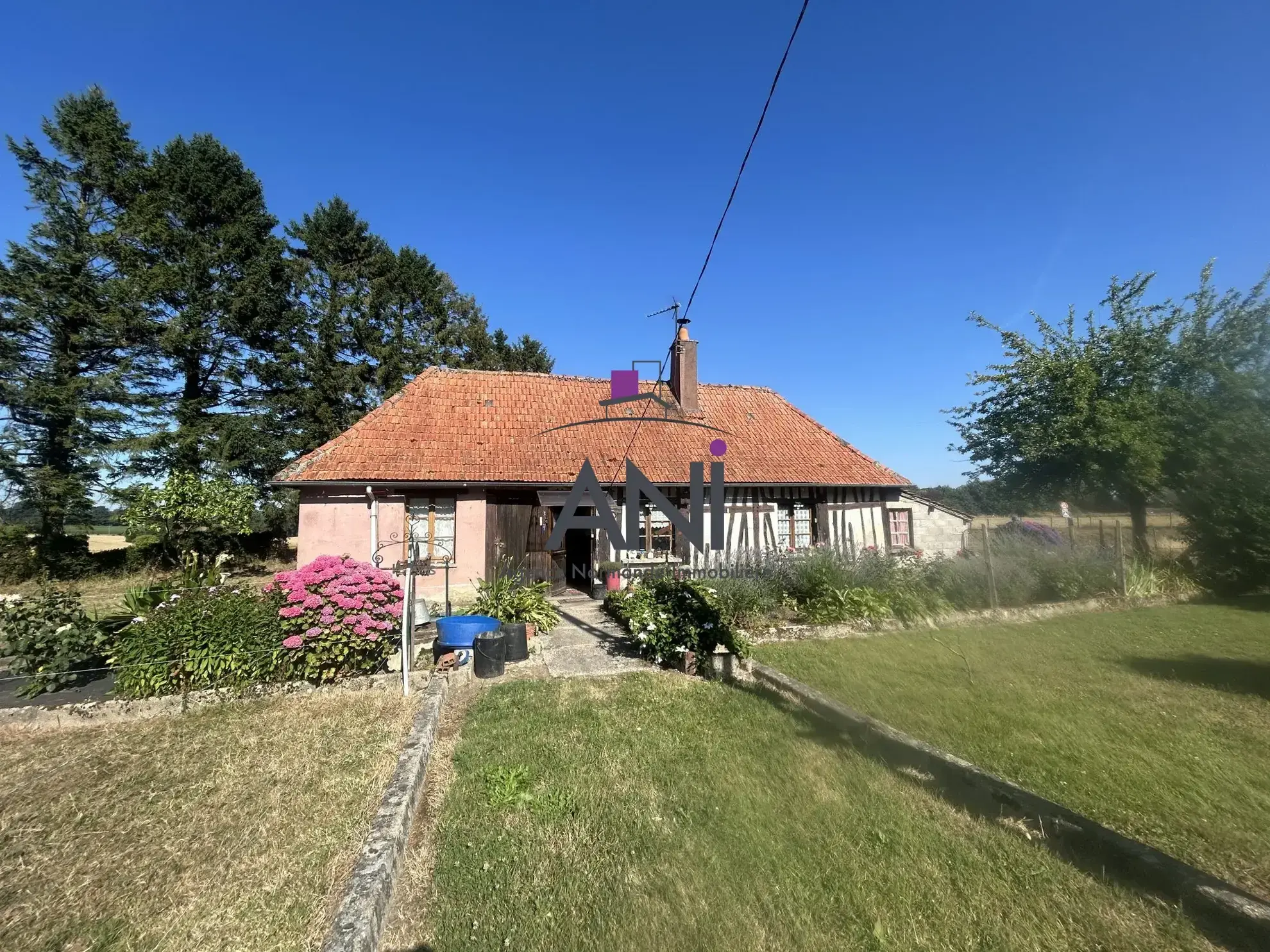 Maison avec dépendances et terrain de 1 hectare à Val-de-Scie
