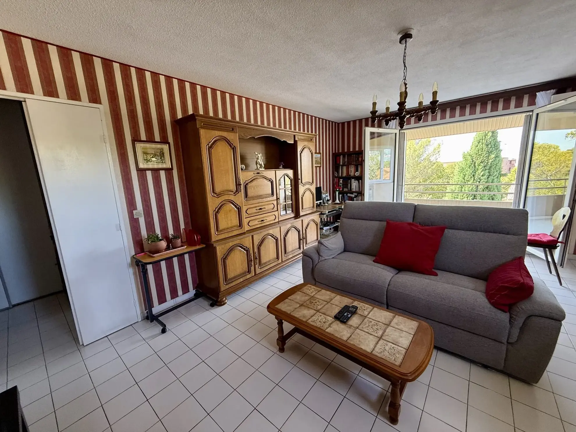 Achat appartement T3 avec terrasse à Nîmes - Dernier étage, résidence sécurisée