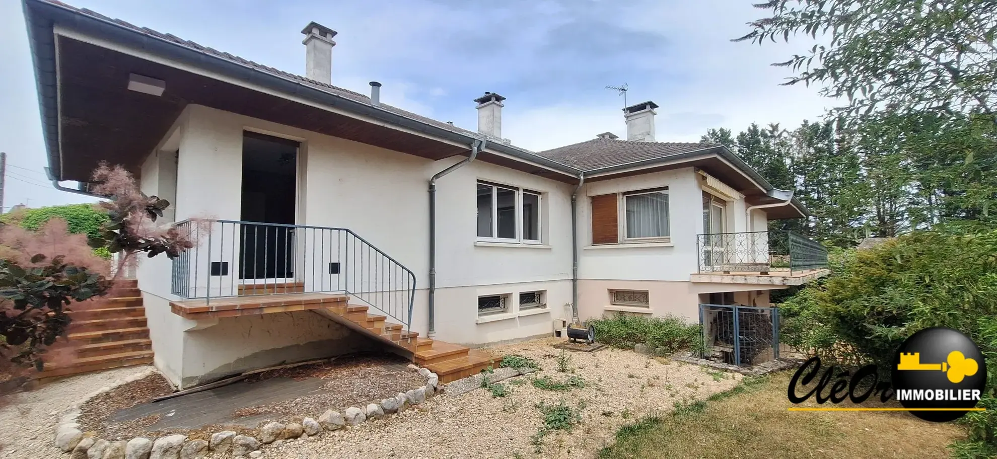 Maison rénovée avec garage et terrain clos à Saint-Jean-de-Losne