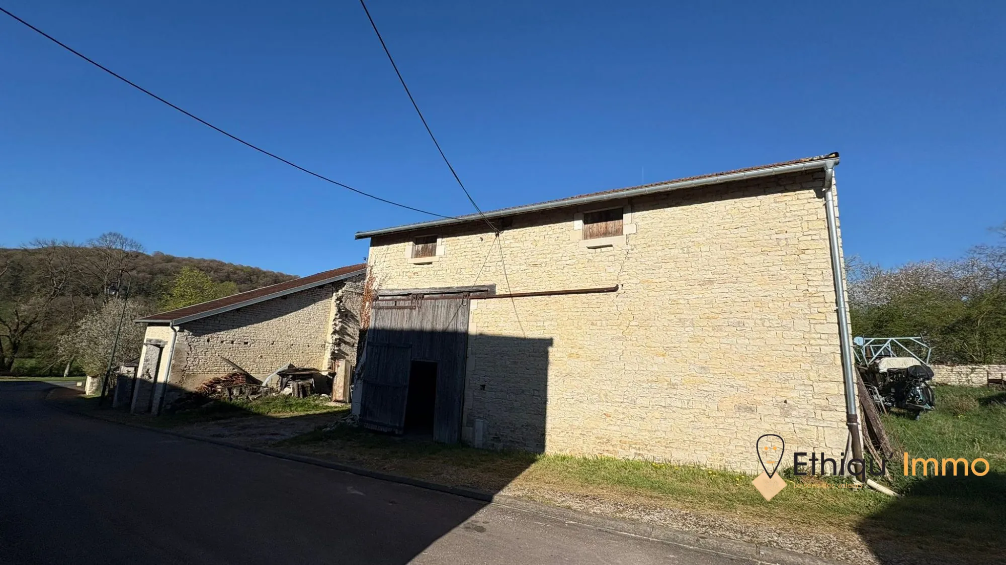 Corps de ferme à Montheries avec grande superficie et possibilités de division