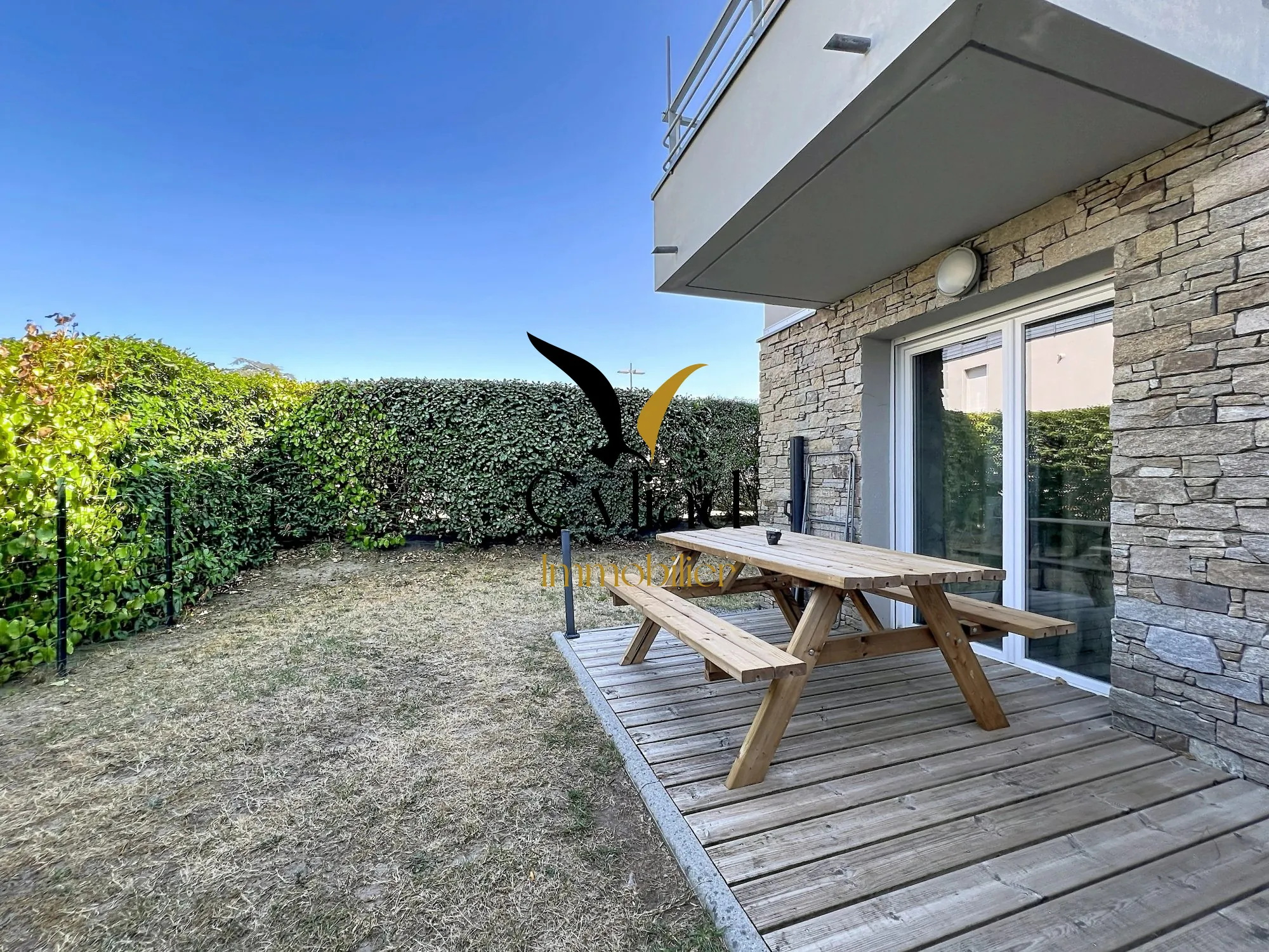 Appartement T2 récent avec jardin et terrasse à La Gouesnière – Opportunité à saisir