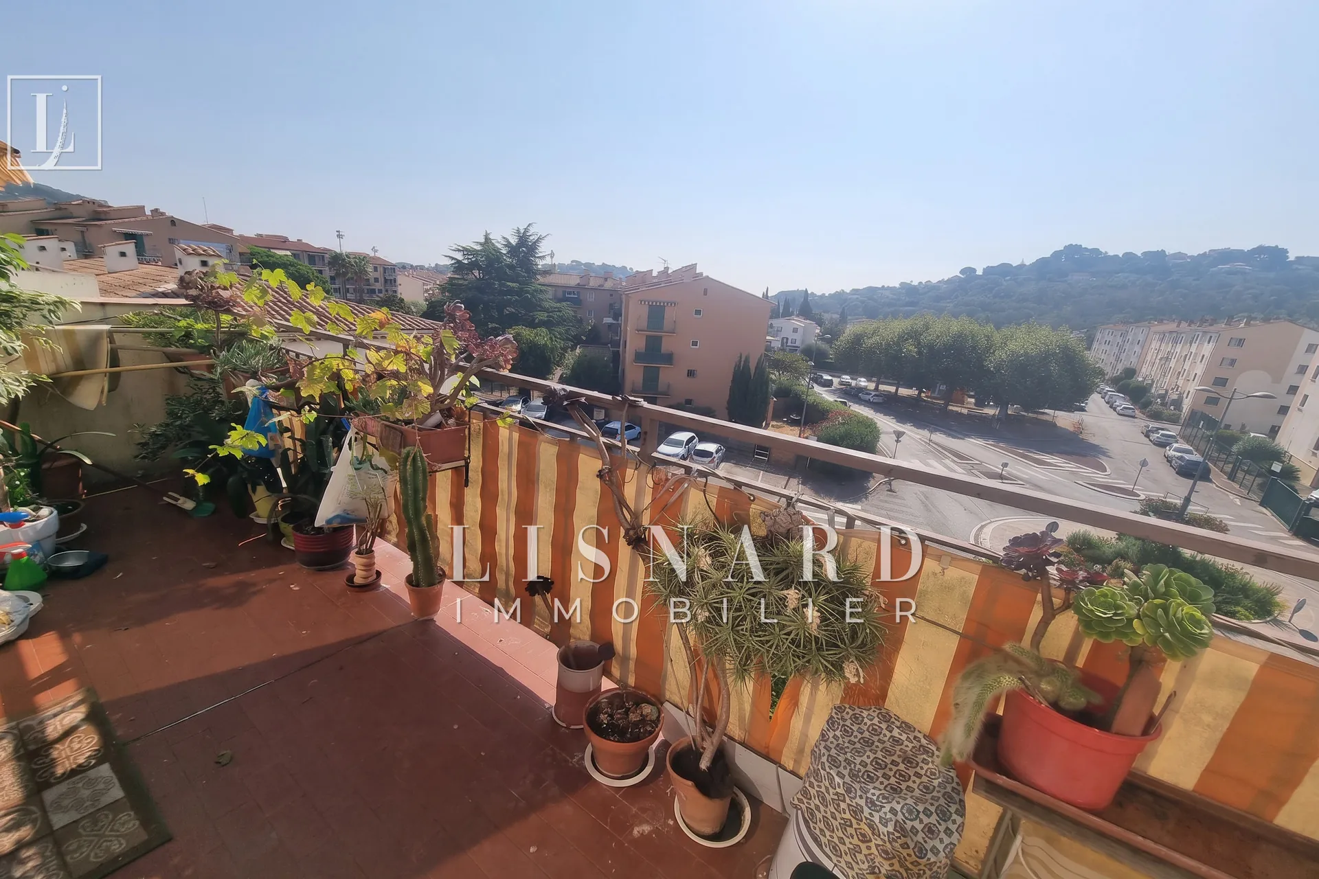 Vente Studio à Vallauris avec Terrasse et Parking Privé
