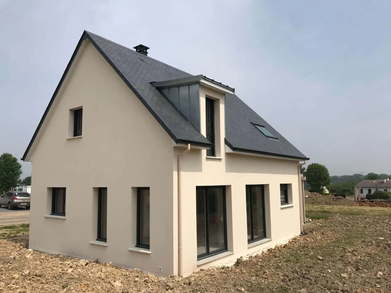 Maison neuve à Coudun avec 4 chambres et suite parentale au rez-de-chaussée