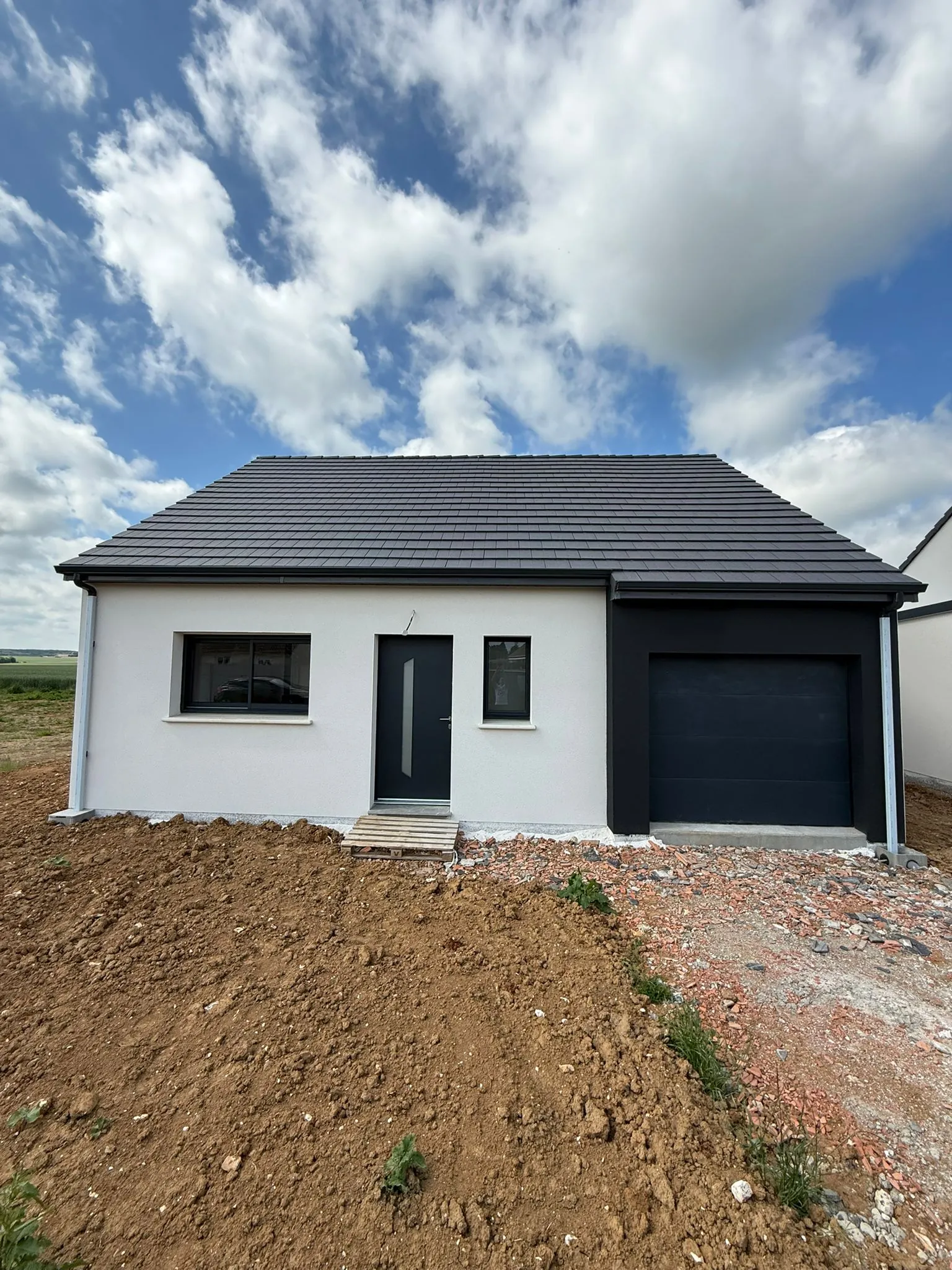 Maison neuve moderne de 86 m² à La Neuville-d'Aumont - Confort et économie d'énergie
