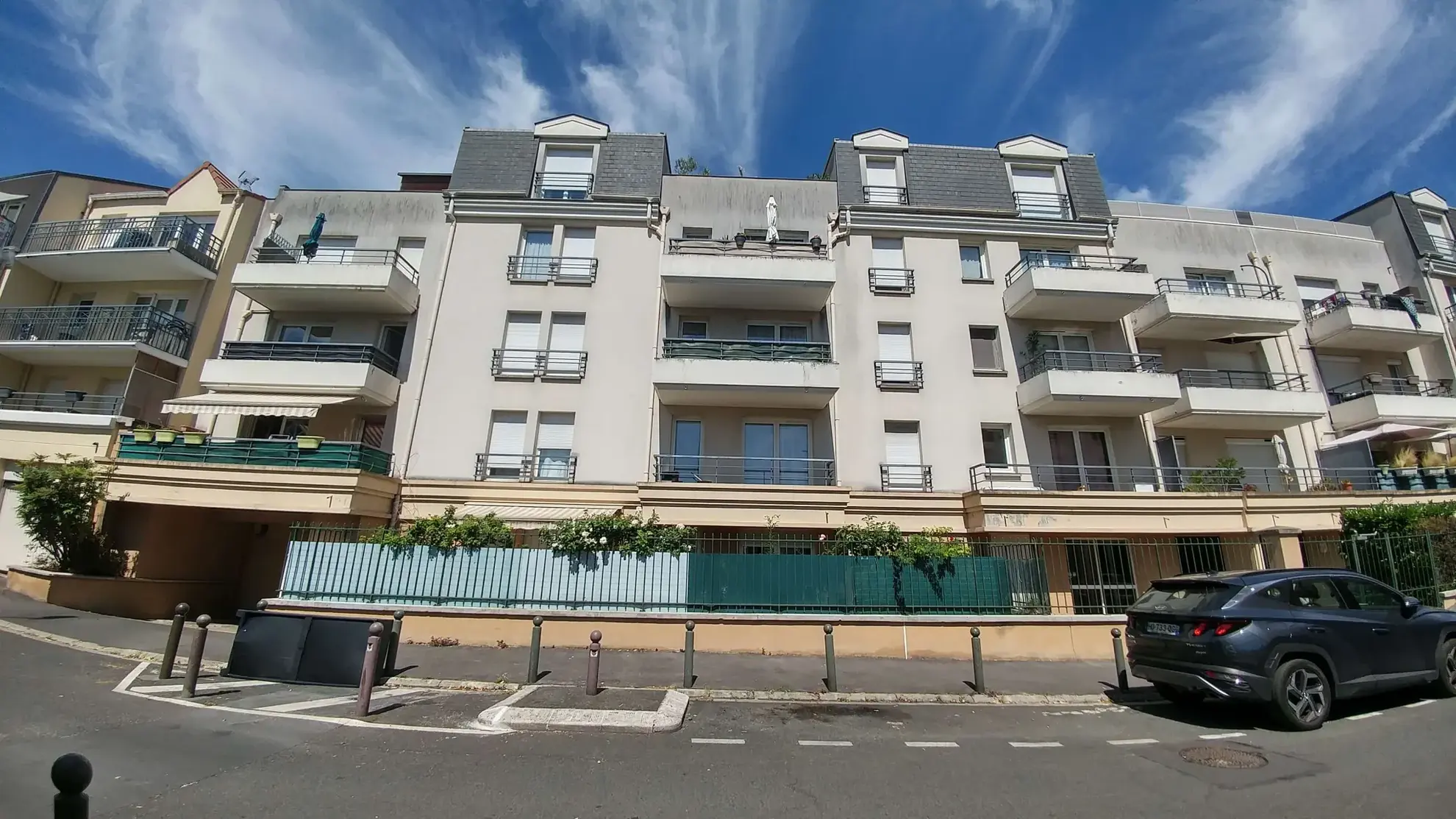 Bel appartement de 78 m² à Argenteuil avec balcon, box et cave, proche commodités