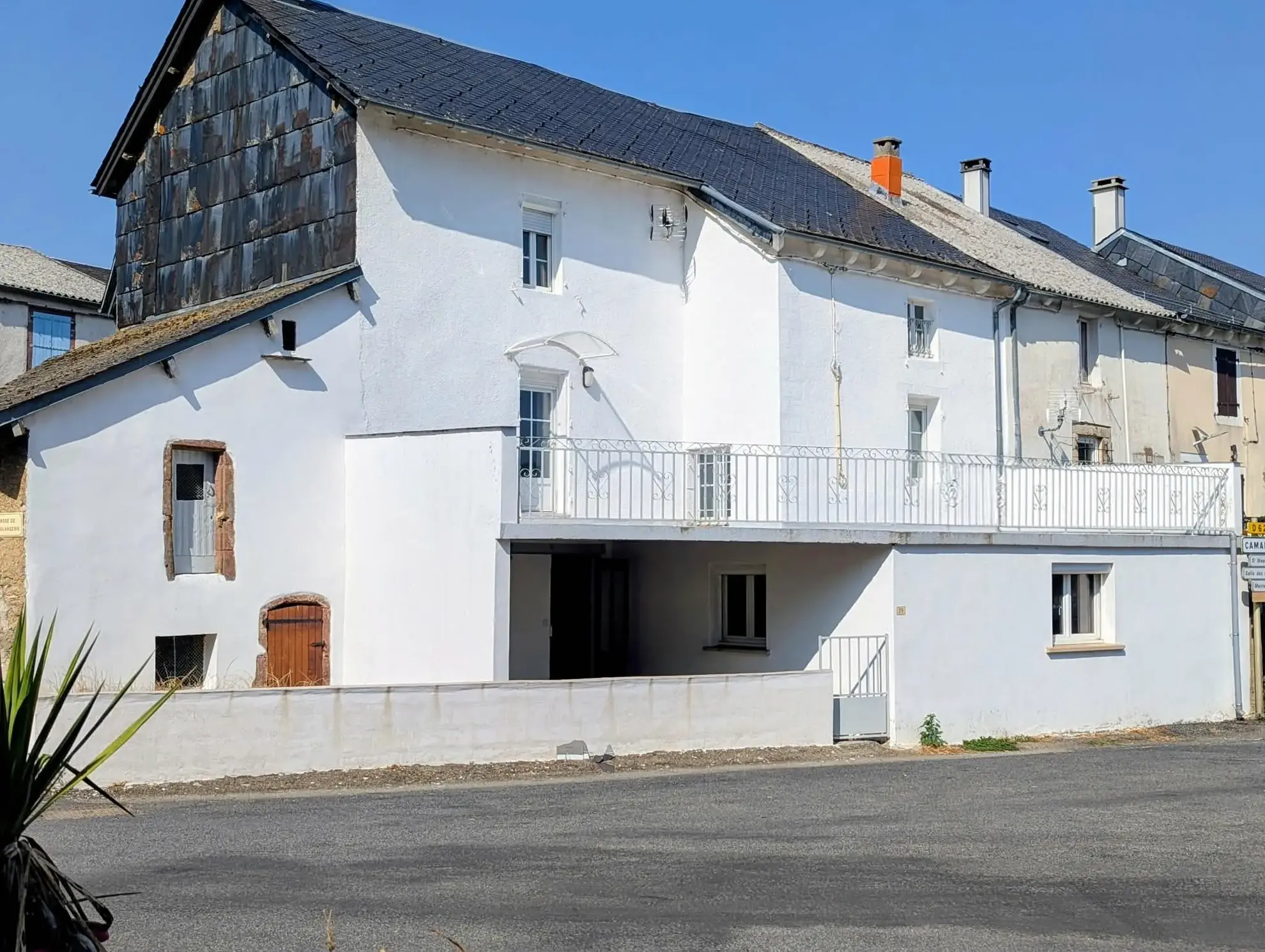 Belle maison de village de 128 m² avec terrain et terrasse près du lac du Laouzas