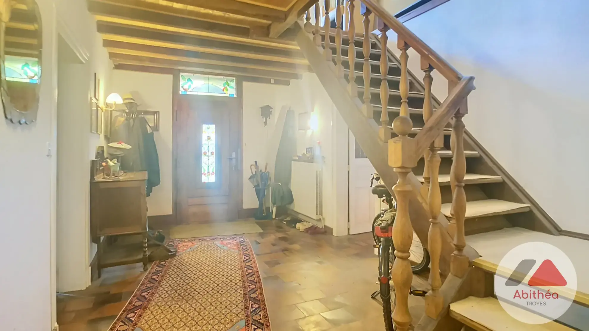 Grande grange à rénover de 208 m² avec terrain à Piney, Troyes
