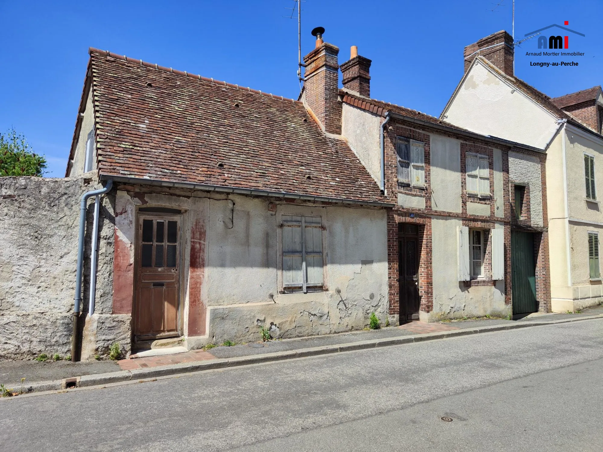 Maison ancienne à rénover avec dépendances à La Ferté Vidame