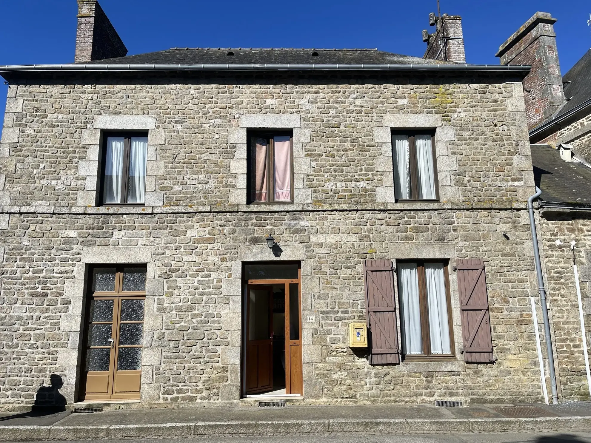 Maison de bourg avec jardin à Hardanges - 5 chambres et potentiel d'aménagement