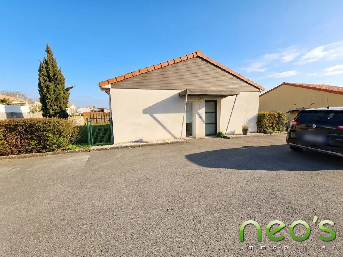 Local professionnel de 83 m² à vendre à Saint-Laurent-sur-Sèvre - idéal activité médicale