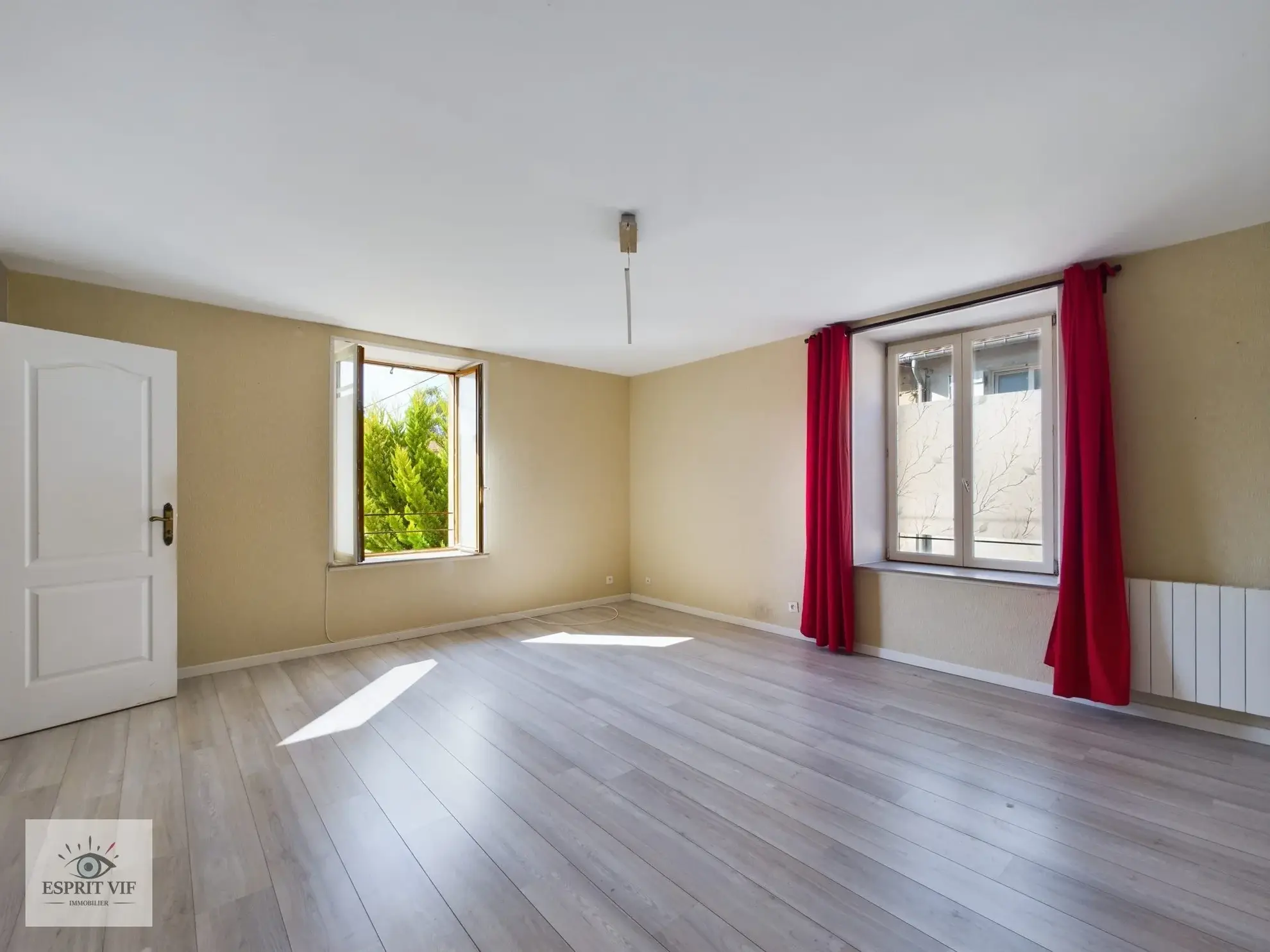 Maison de 137 m2 à Waville avec combles aménageables et garage