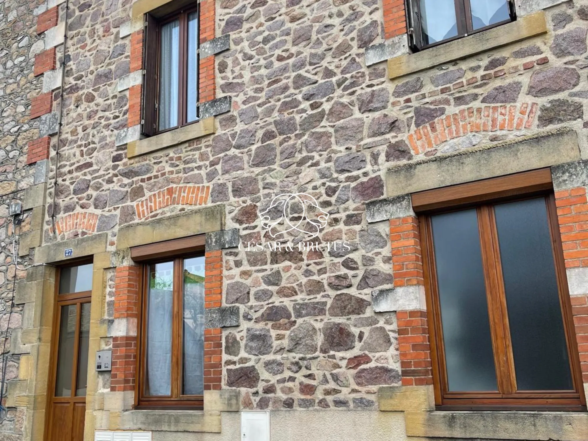 Immeuble de rapport rénové 9% rentabilité brute à Chauffailles