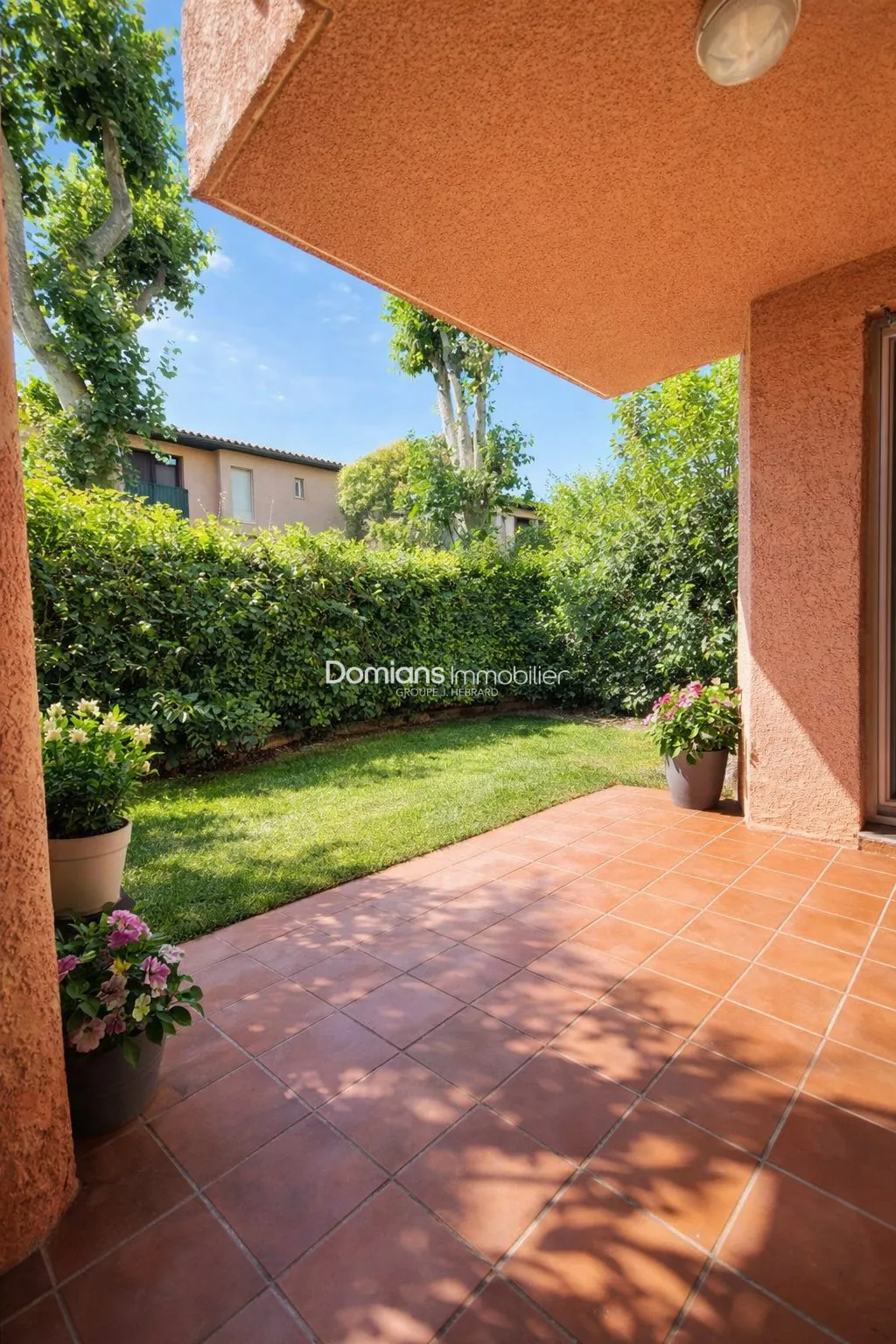 Appartement T3 en rez-de-jardin à Saint-Cyprien avec piscine et terrasse