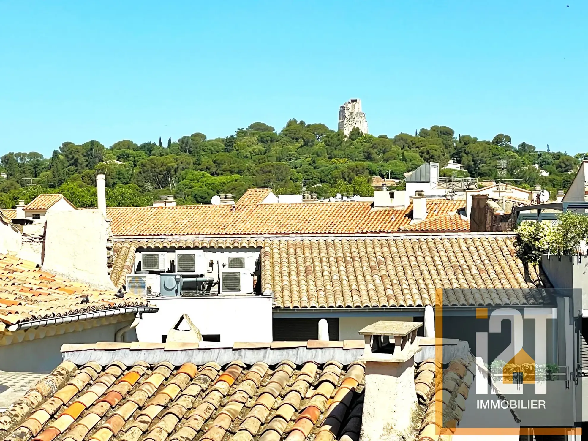 Appartement 3 pièces avec vue sur la Tour Magne à Nîmes