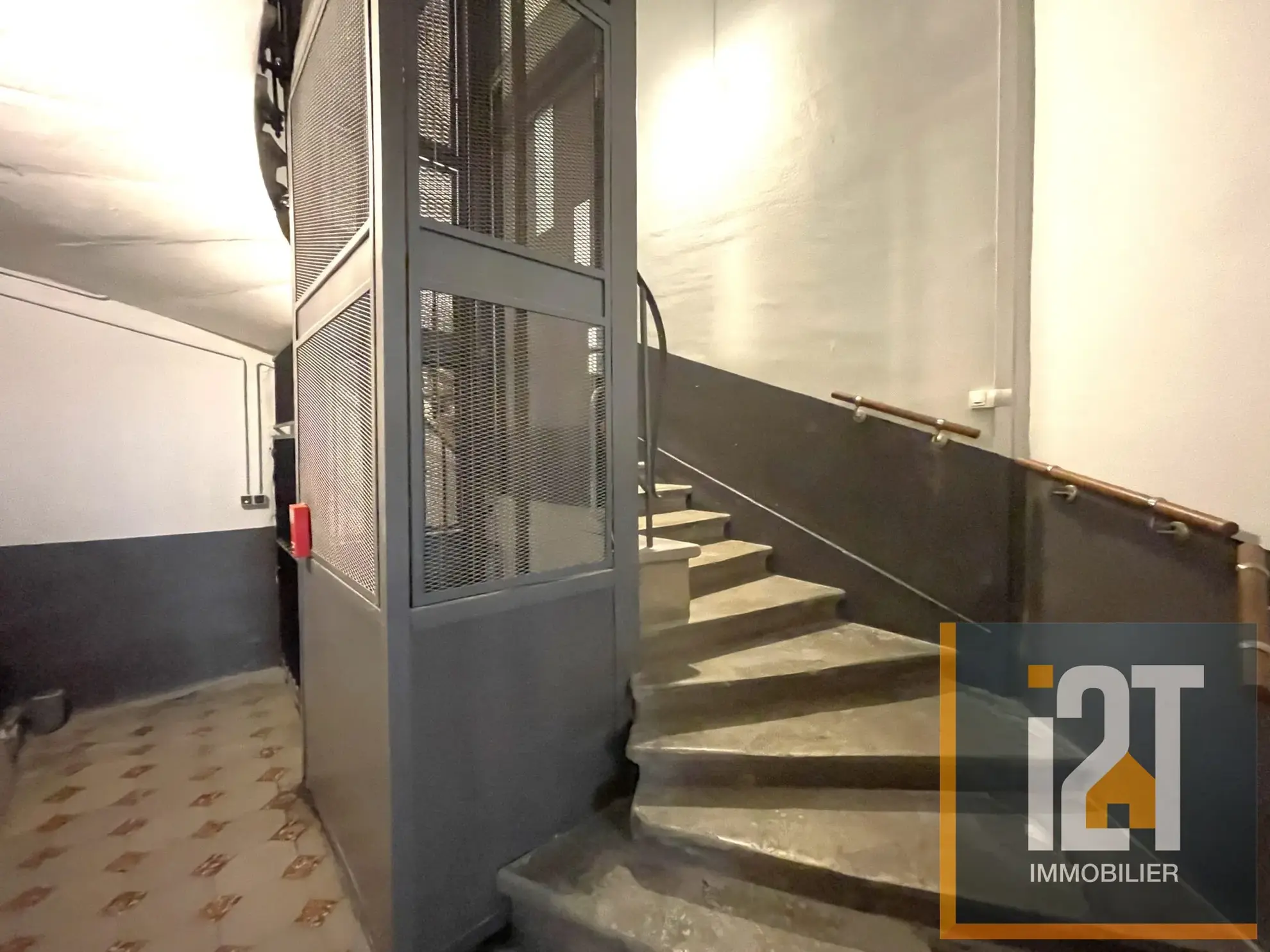 Appartement 3 pièces avec vue sur la Tour Magne à Nîmes 