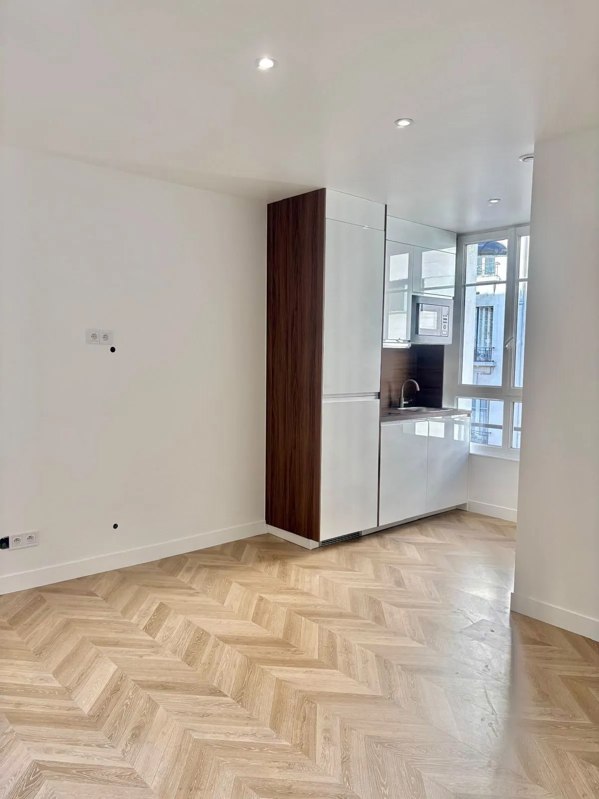 Studio rénové à vendre dans le 17ème arrondissement de Paris