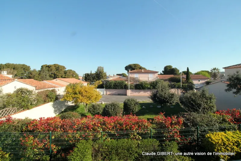 Appartement T2 avec loggia, parking sécurisé, proche centre et thermes à Balaruc-les-Bains
