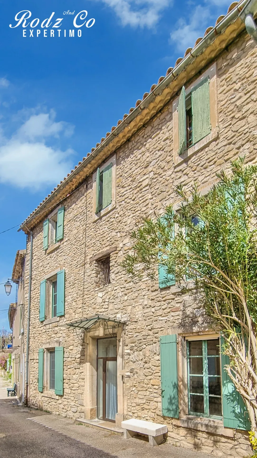 Maison de caractère de 207 m² avec jardin et garage à Saint-Martin-de-Castillon