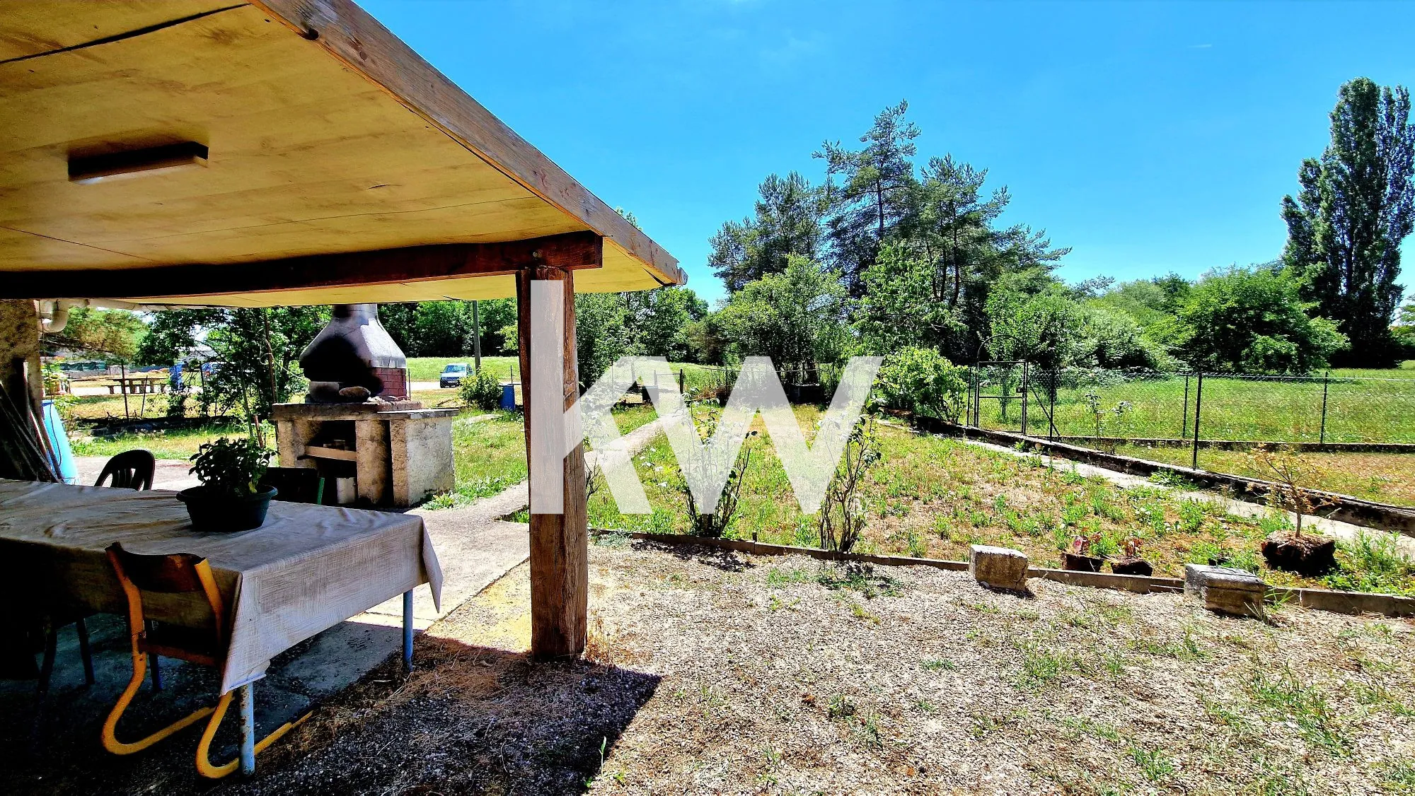 Maison à vendre à Fresnes-Saint-Mamès : village avec jardin et grange à rafraîchir