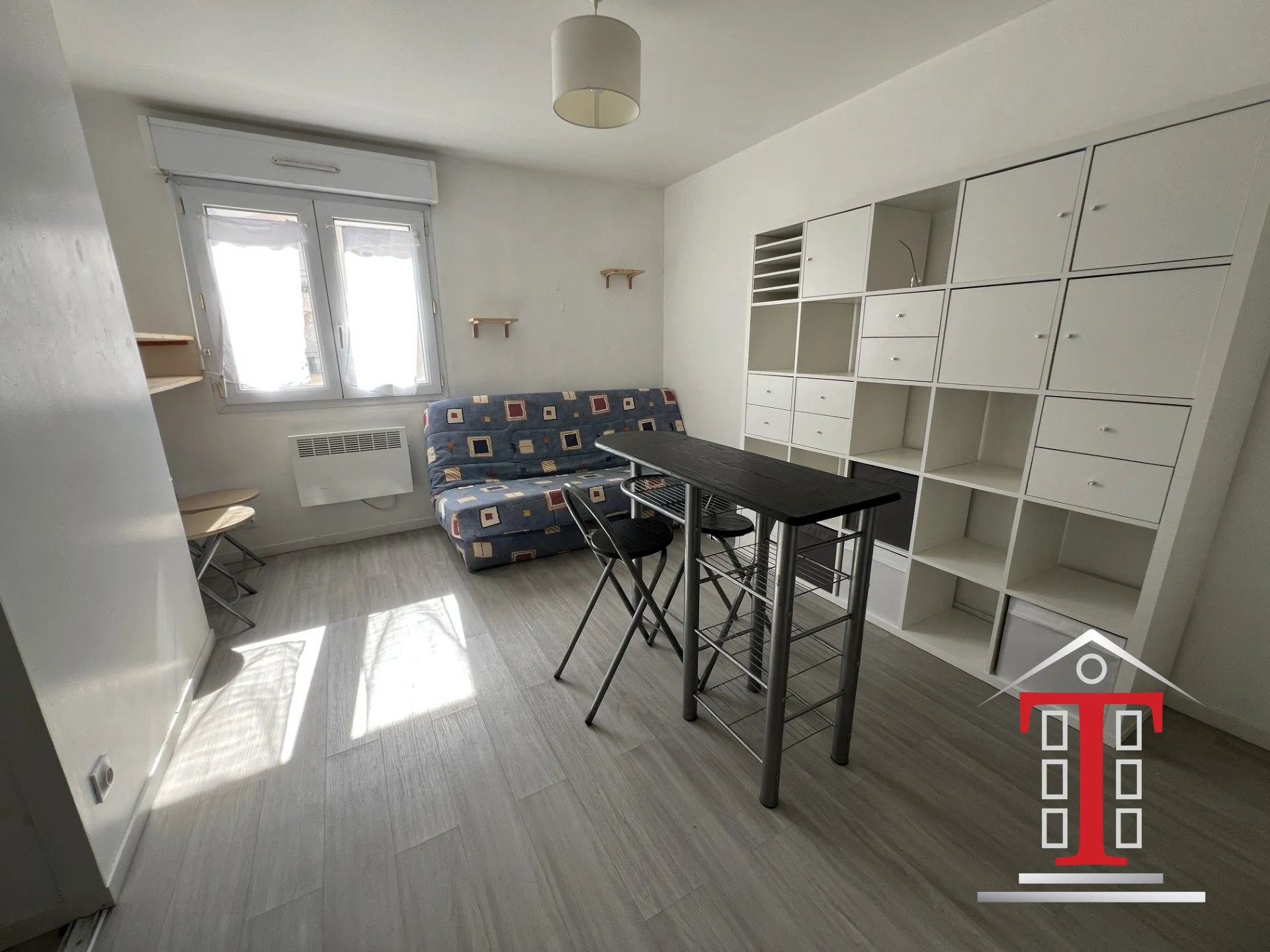 Studio à vendre à Angers proche université et ESA, lumineux et avec parking