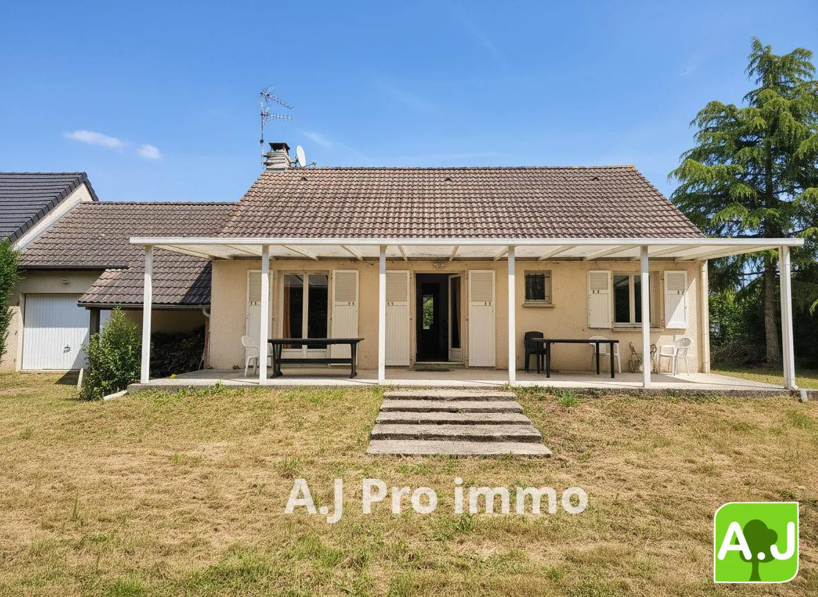 Maison de plain-pied avec 2 chambres, garage et terrain à Bréval