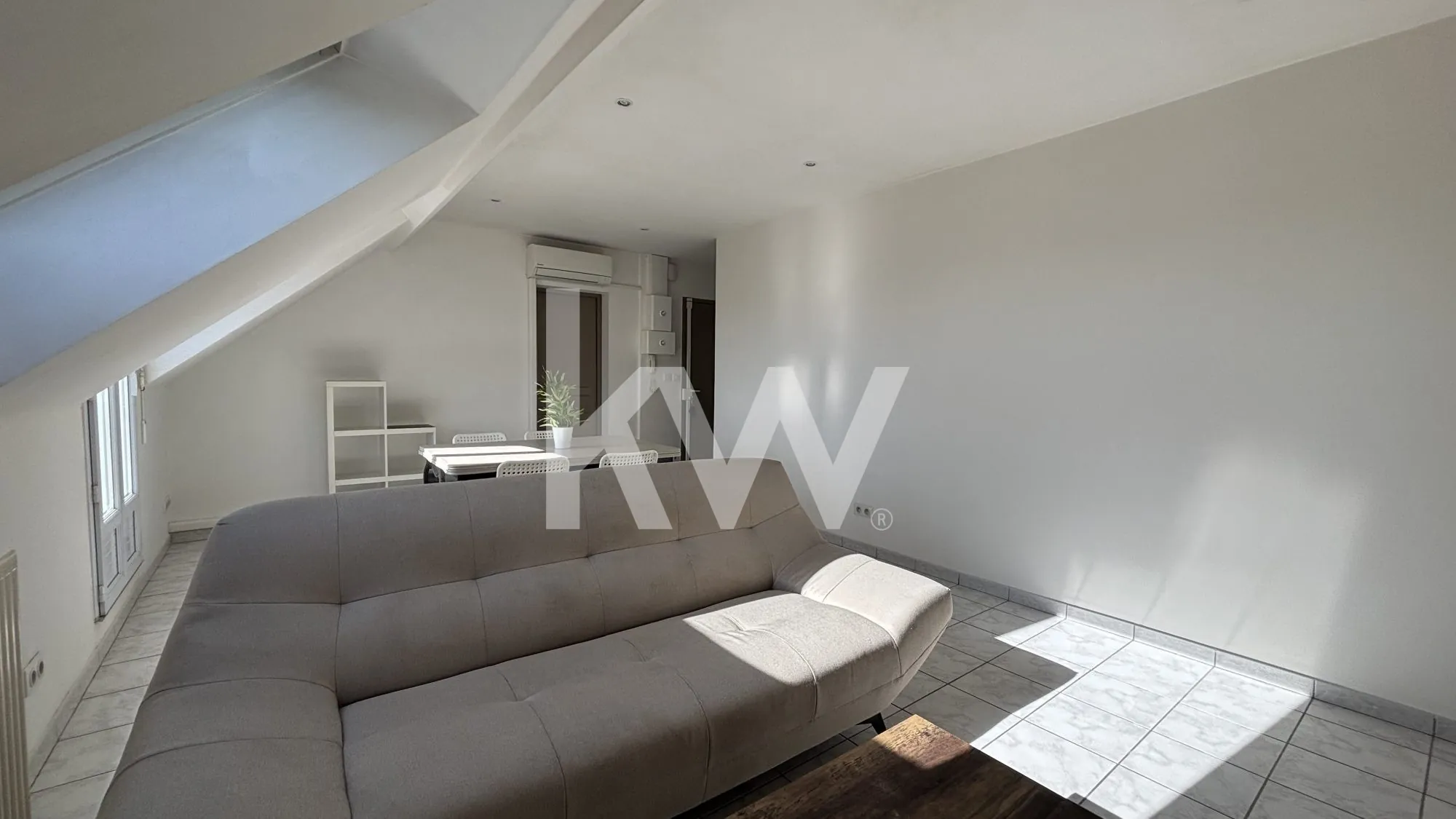 Appartement 3 pièces avec balcon, garage à Orléans - Dernier étage
