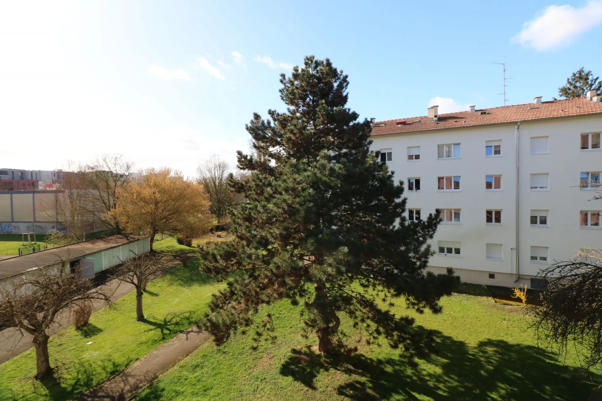 Appartement 3 pièces à Cronenbourg, vue dégagée, sans ascenseur