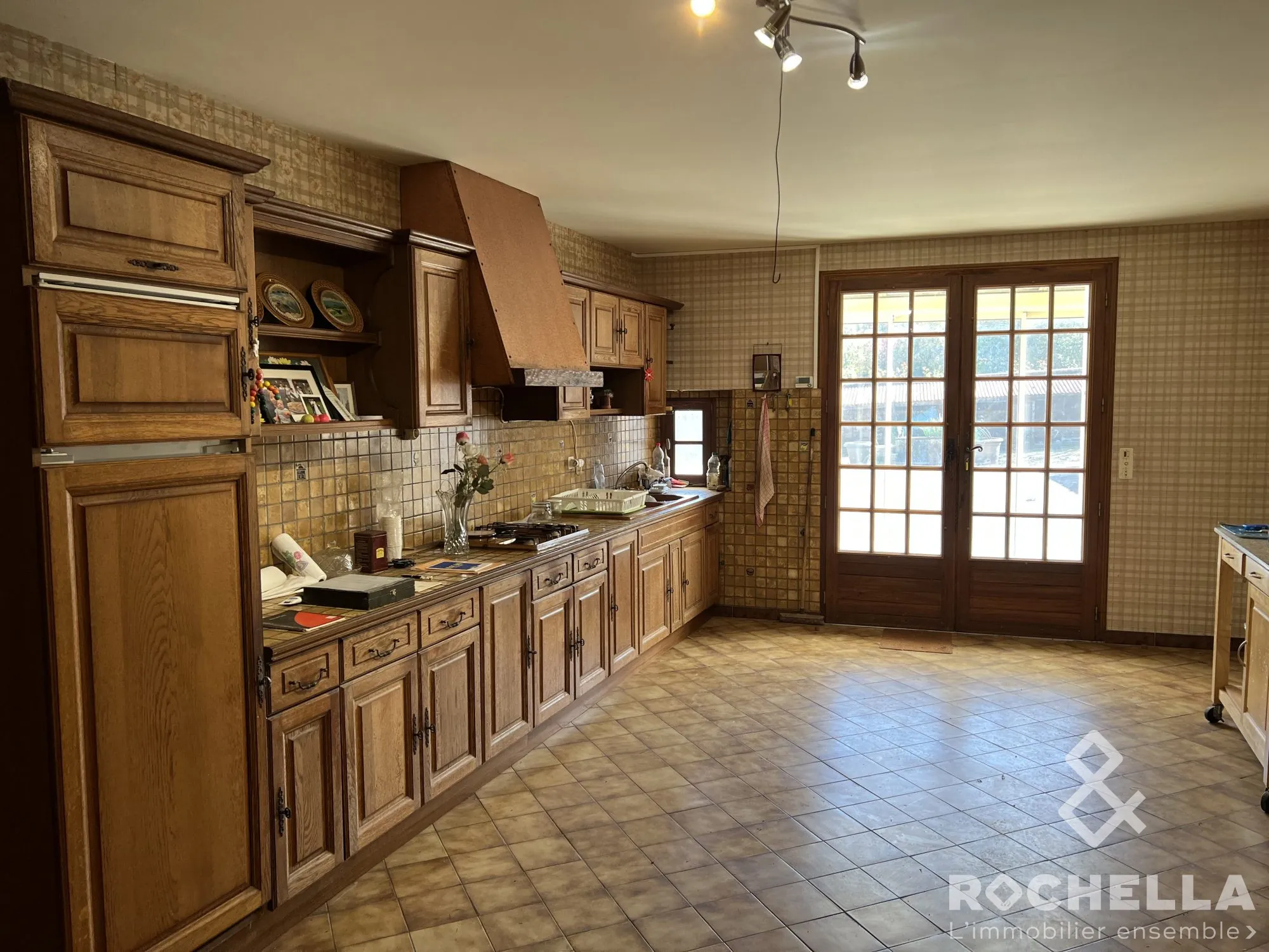 Grande maison ancienne de 161 m² avec jardin dans quartier calme à Ternant