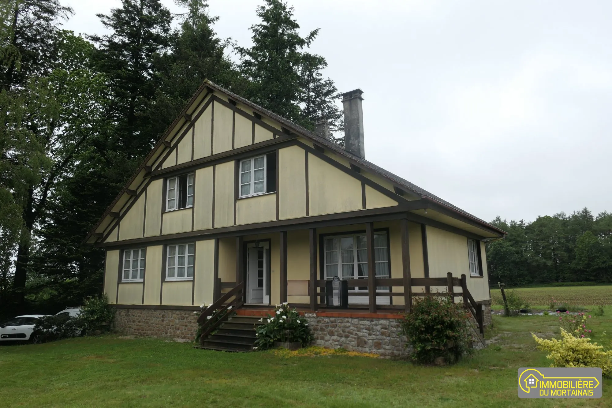 Belle maison de campagne à Mantilly avec grand terrain - Travaux à prévoir