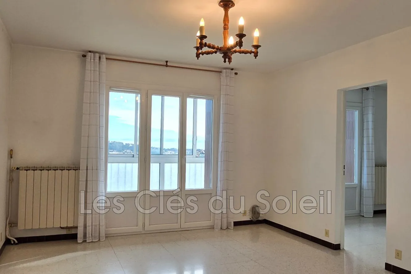 Appartement T4 lumineux à La Valette du Var avec loggias et cave