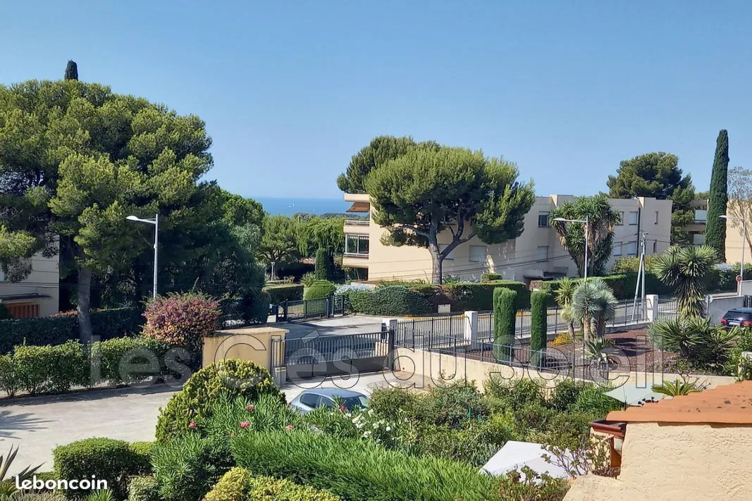 Appartement 2 pièces à vendre à Bandol avec vue mer et terrasse