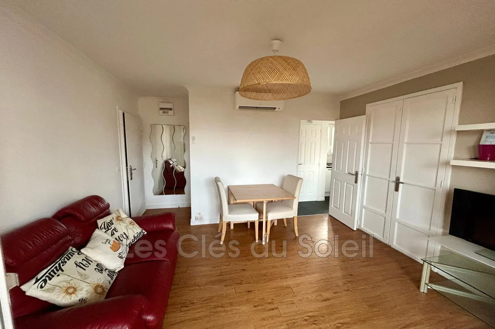 Appartement T2 à Six-Fours-les-Plages, 32m², proche mer, avec loggia et stationnement