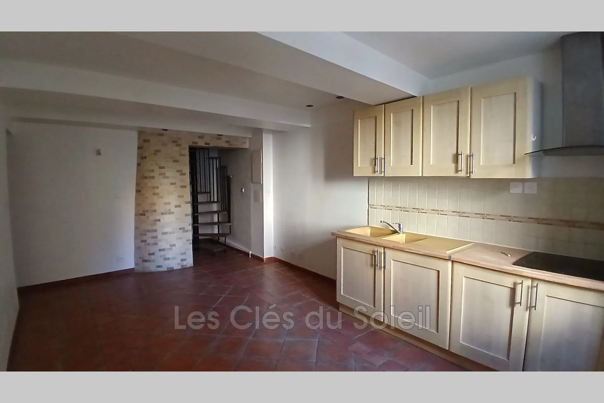 Appartement duplex T 2 Bis en vente à Brignoles, idéal investisseur ou primo-accédant